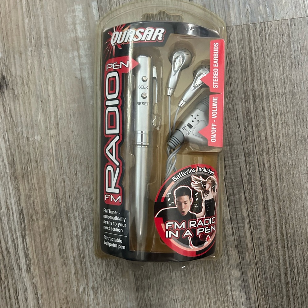 Vintage Unused Quasar FM Radio Pen with Earbuds